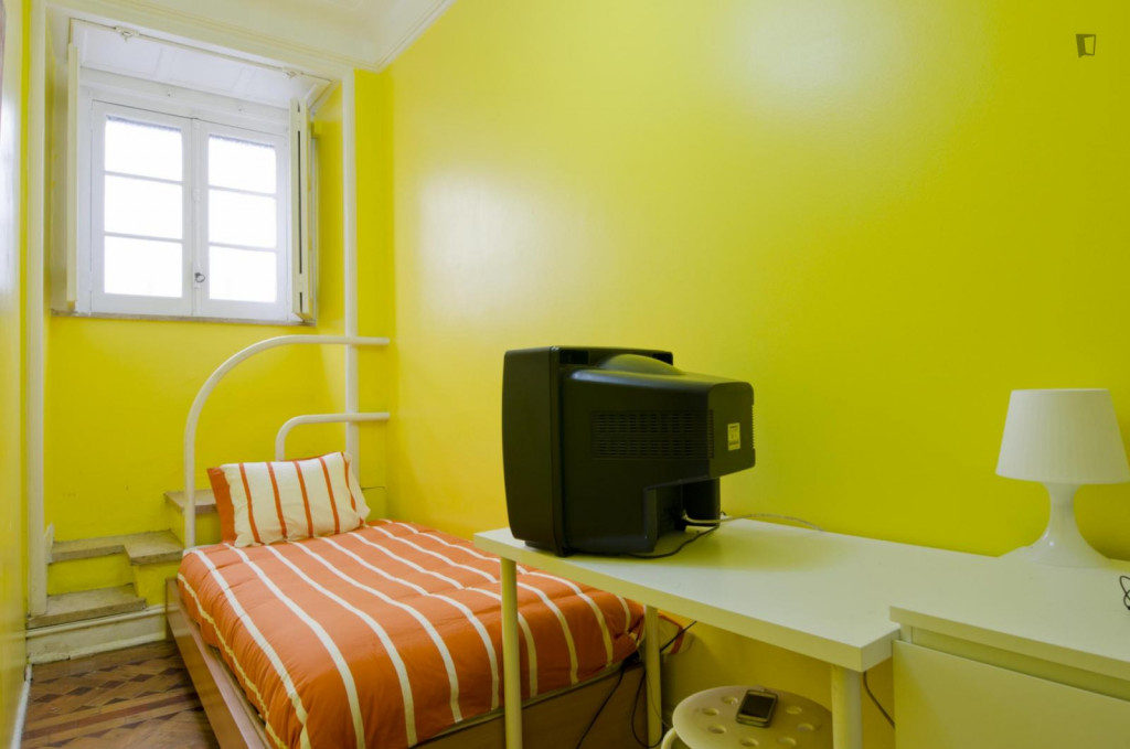 Friendly single bedroom next to Intendente metro station - Lisbonne - chambre - ImmoJeune