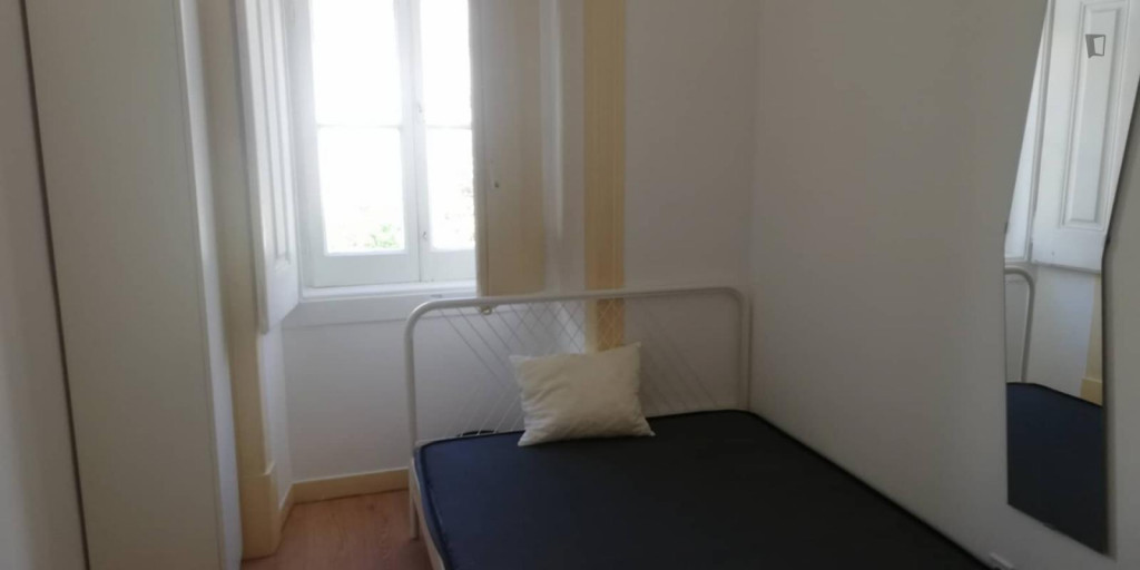 Fantastic double bedroom near Intendente metro station - Lisbonne - chambre - ImmoJeune