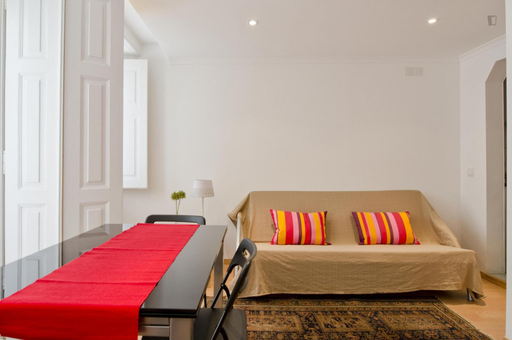 Recently-renovated 1-bedroom apartment near the castle in Mouraria - Lisbonne - chambre - ImmoJeune