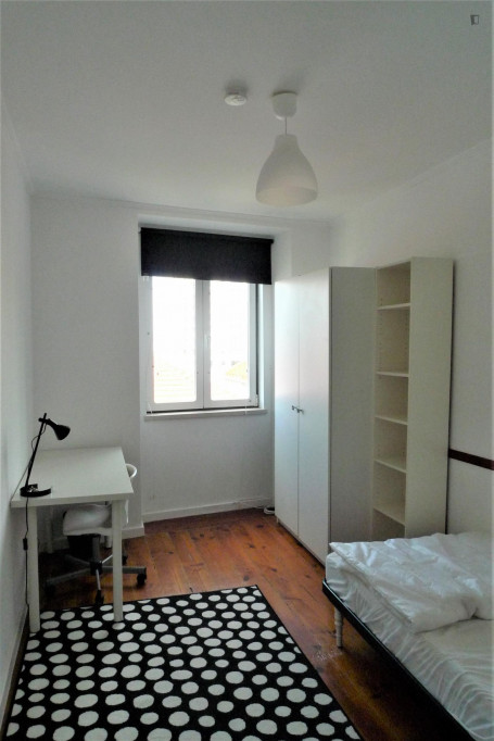 Sunny room 5 min walking to Universidade Nova Campolide! - Lisbonne - chambre - ImmoJeune