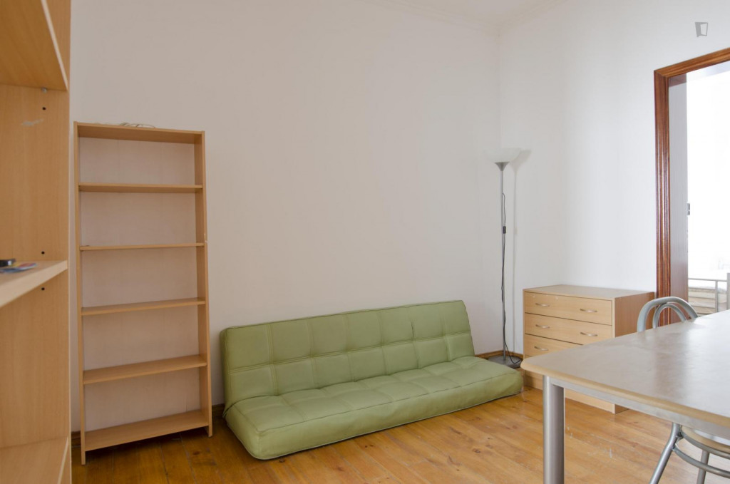 Cosy 5-bedroom apartment in trendy Intendente - Lisbonne - chambre - ImmoJeune