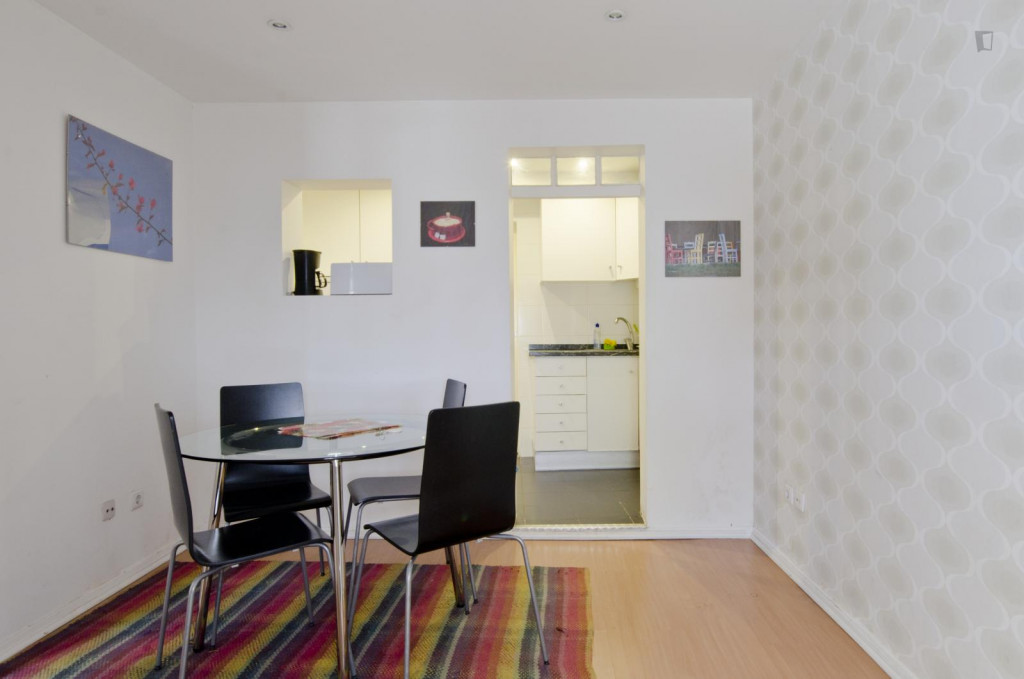 Elegant 1-bedroom apartment near ISCAD, near Chiado - Lisbonne - chambre - ImmoJeune