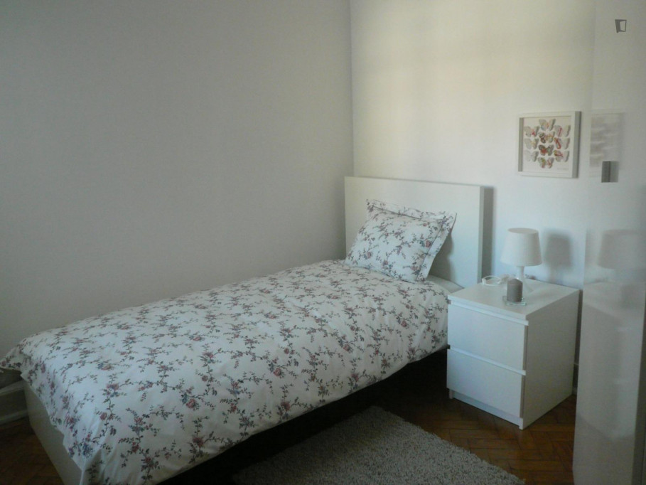 Single bedroom close to Saldanha metro station - Lisbonne - chambre - ImmoJeune