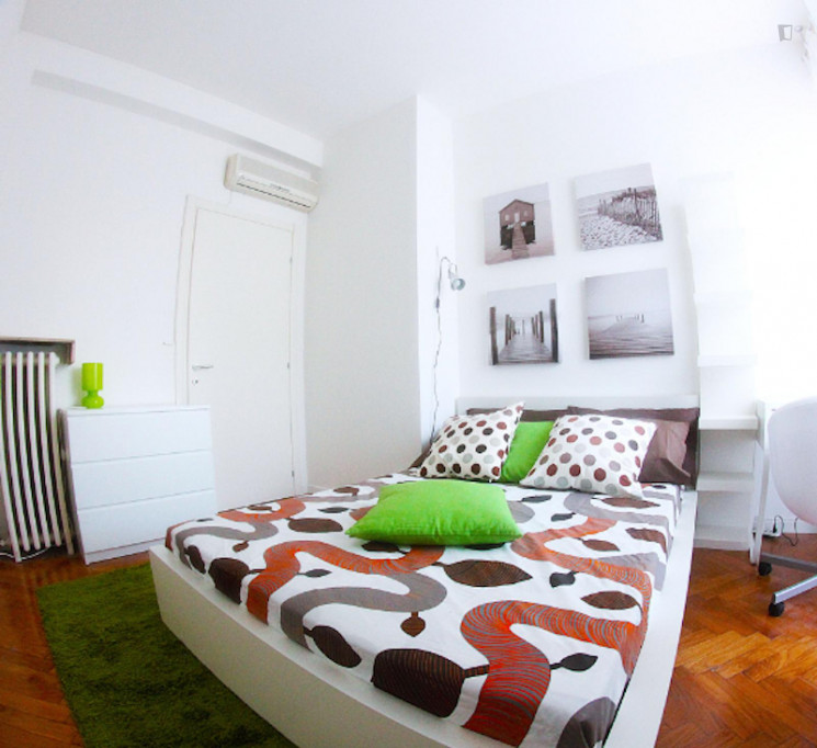 Double bedroom in 4-bedroom apartment - Milan - chambre - ImmoJeune