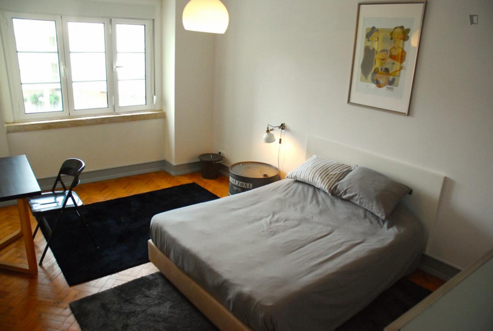 Modern double bedroom in residential Restelo - Lisbonne - chambre - ImmoJeune