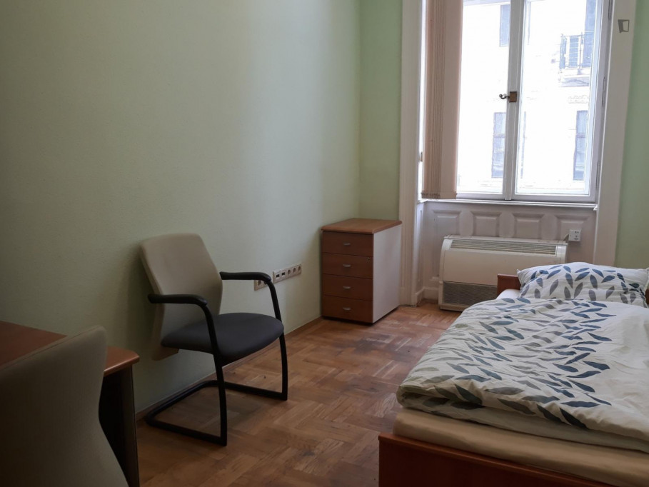 Comfortable single bedroom in a residence, in Újlipótváros - Budapest - chambre - ImmoJeune