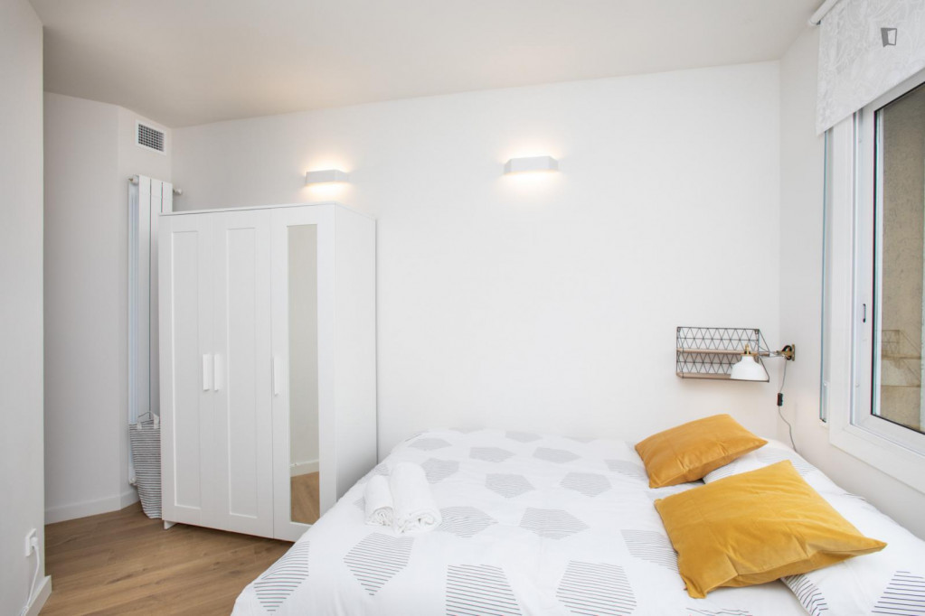 Luminous double bedroom close to Sant Pau - Barcelone - chambre - ImmoJeune