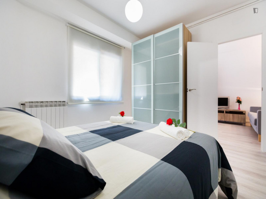 Super cool 4-bedroom apartment in Sant Antoni - Barcelone - chambre - ImmoJeune