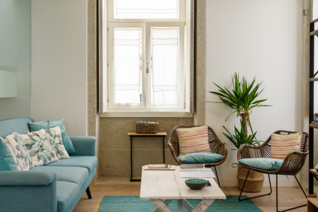 Modern 3-bedroom house with a patio, in sunny Foz do Douro