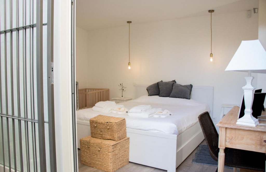 Modern 3-bedroom house with a patio, in sunny Foz do Douro