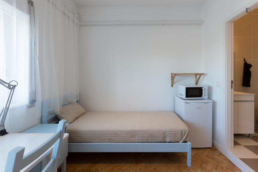 Neat single ensuite bedroom in student-popular Paranhos - Porto - chambre - ImmoJeune