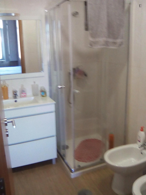 Double bedroom in 4-bedroom house