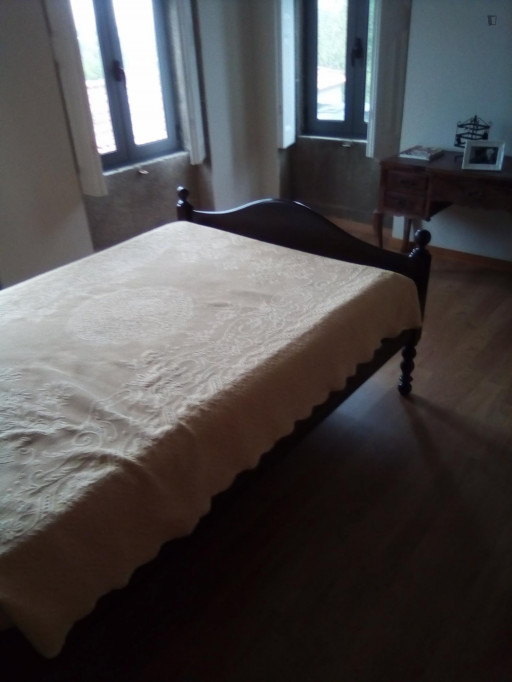 Double bedroom in 4-bedroom house