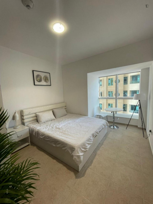 Luxurious double bedroom near American University - Dubai - chambre - ImmoJeune