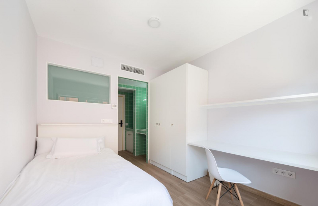 Neat and cosy single ensuite bedroom in Getafe - Madrid - chambre - ImmoJeune