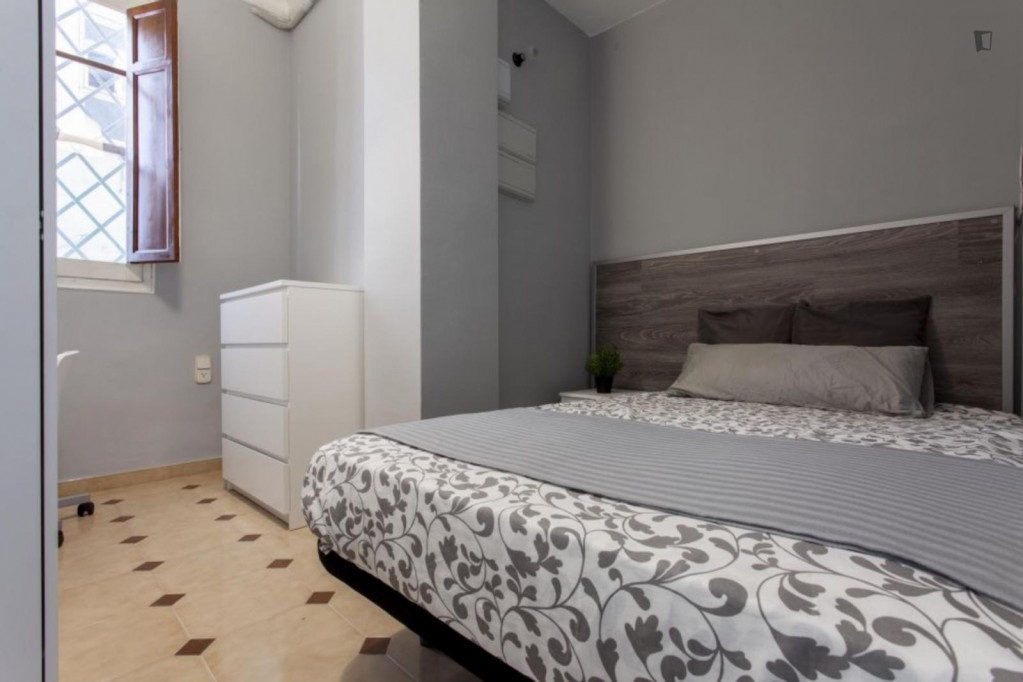 Awesome double bedroom in La Gran Vía - Valence - chambre - ImmoJeune