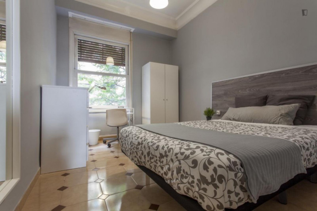 Double bedroom in a student apartment, in La Gran Vía - Valence - chambre - ImmoJeune