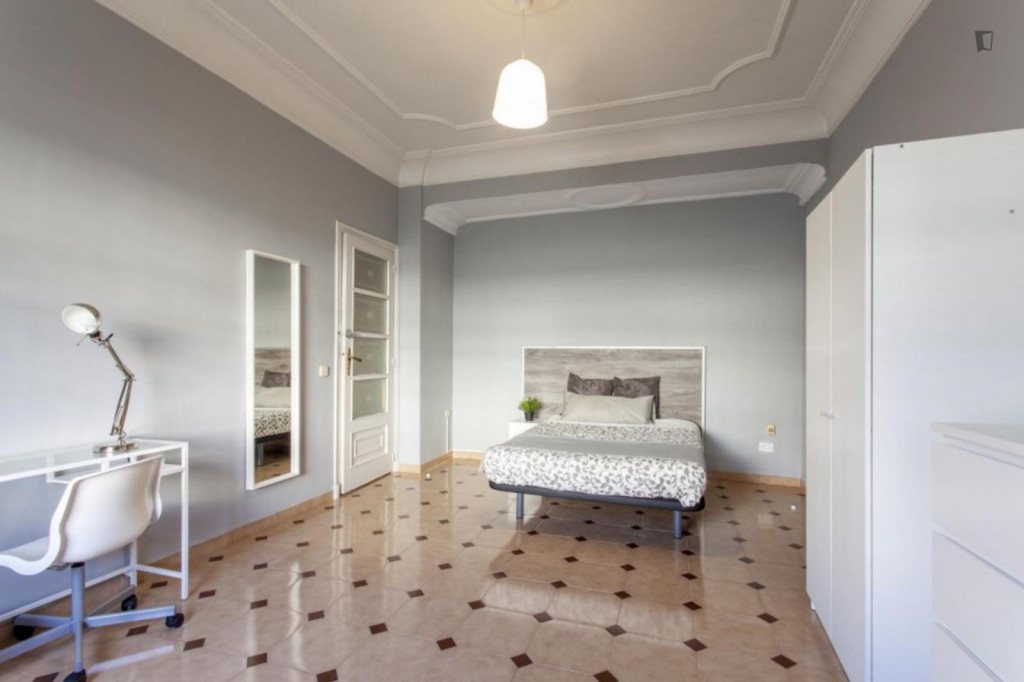 Big double bedroom in the l'Eixample - Valence - chambre - ImmoJeune