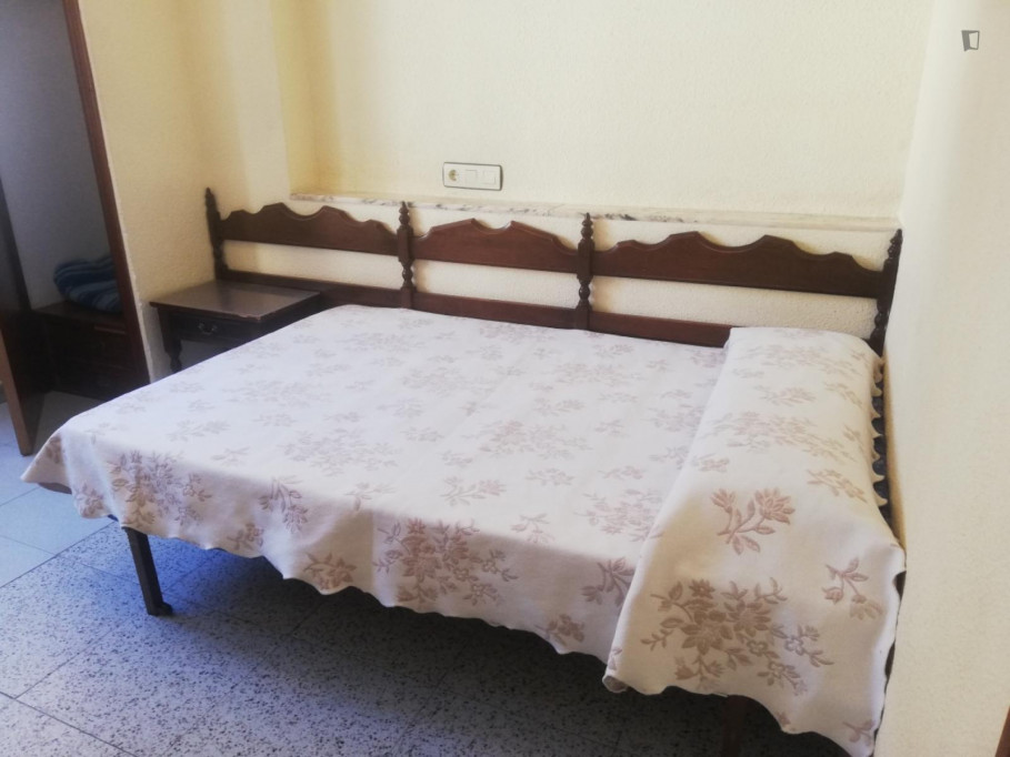 Nice single ensuite bedroom close to Universidad Pública De Salamanca Centralita - Salamanca - chambre - ImmoJeune
