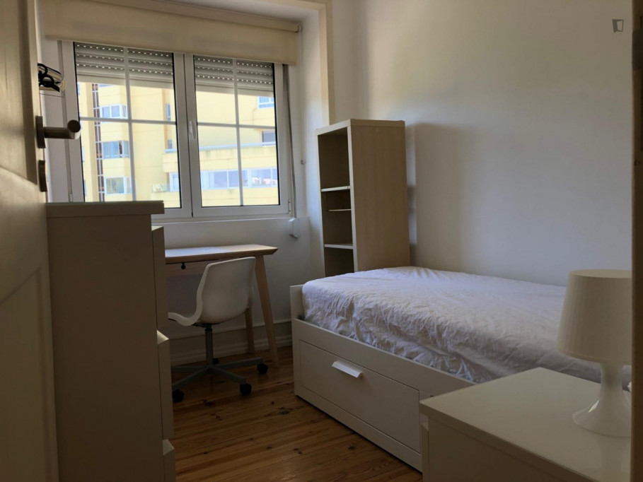 Appealing single bedroom in Sete Rios - Lisbonne - chambre - ImmoJeune