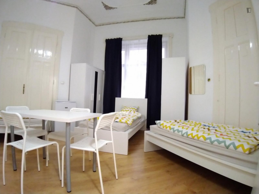 Bed in a 4-bed dorm, in a residence located in Lipótváros - Budapest - chambre - ImmoJeune