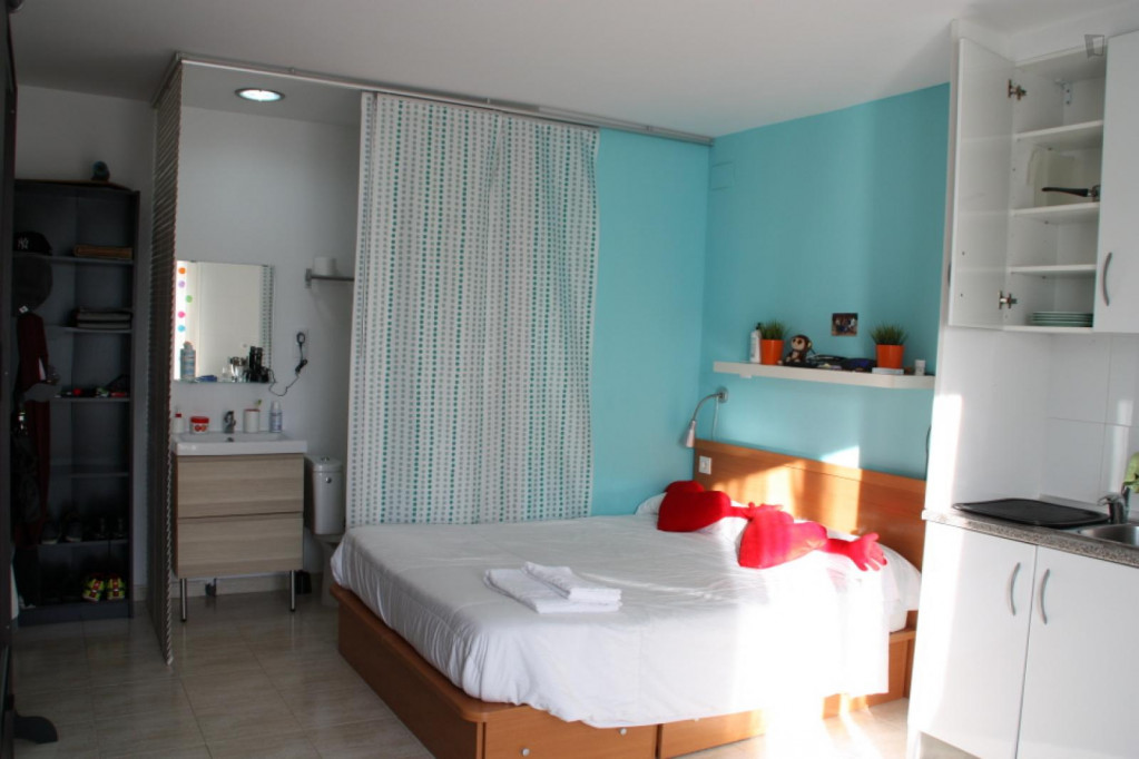Bright studio in a residence in Sabadell - Barcelone - chambre - ImmoJeune