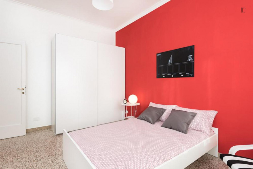 Spacious double bedroom in San Lorenzo - Rome - chambre - ImmoJeune