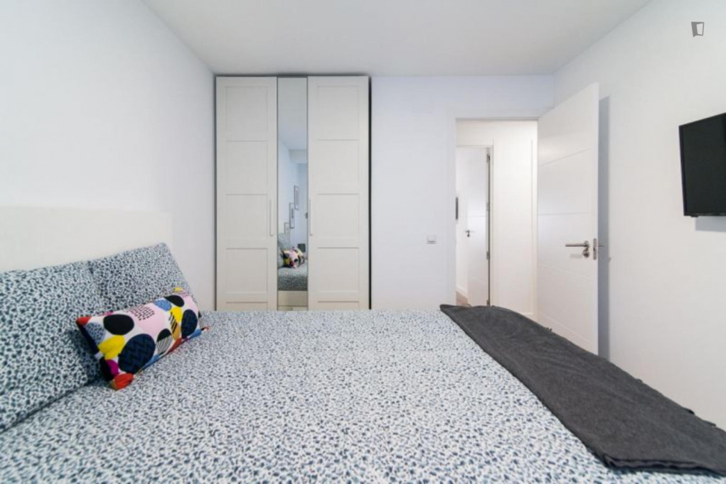 Homely double bedroom near Centro Cultural Casa del Reloj - Madrid - chambre - ImmoJeune