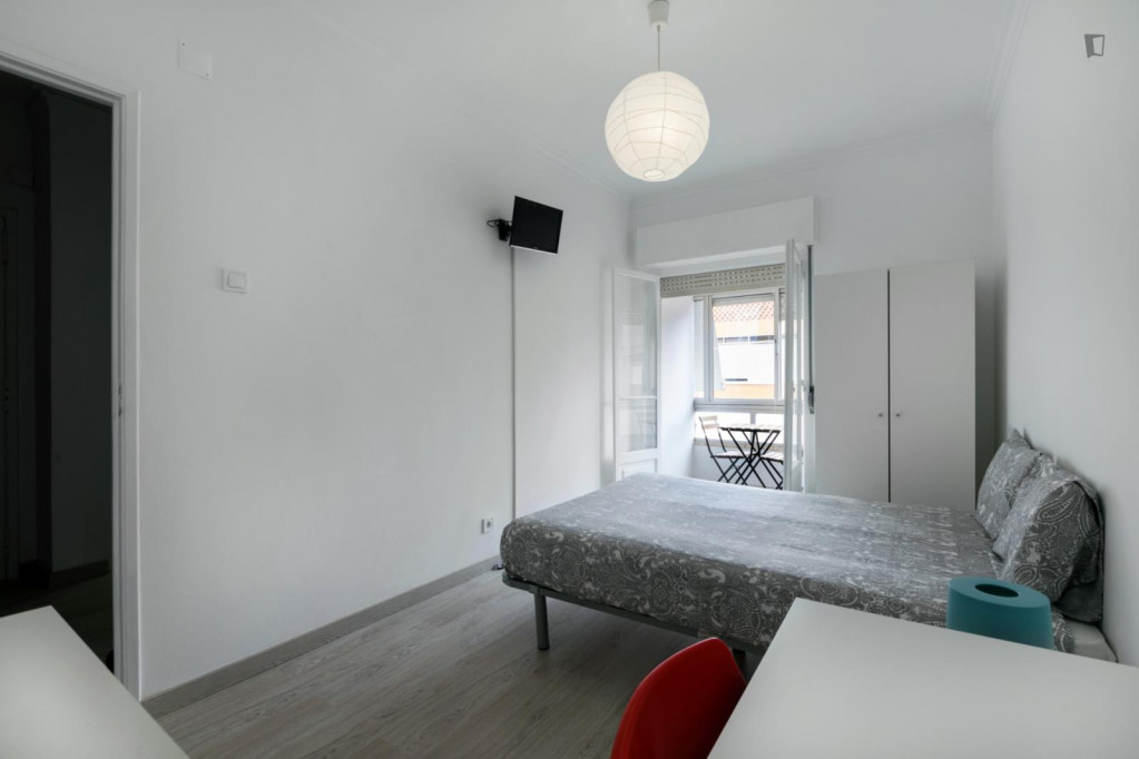 Spacious double bedroom in Amadora - Lisbonne - chambre - ImmoJeune