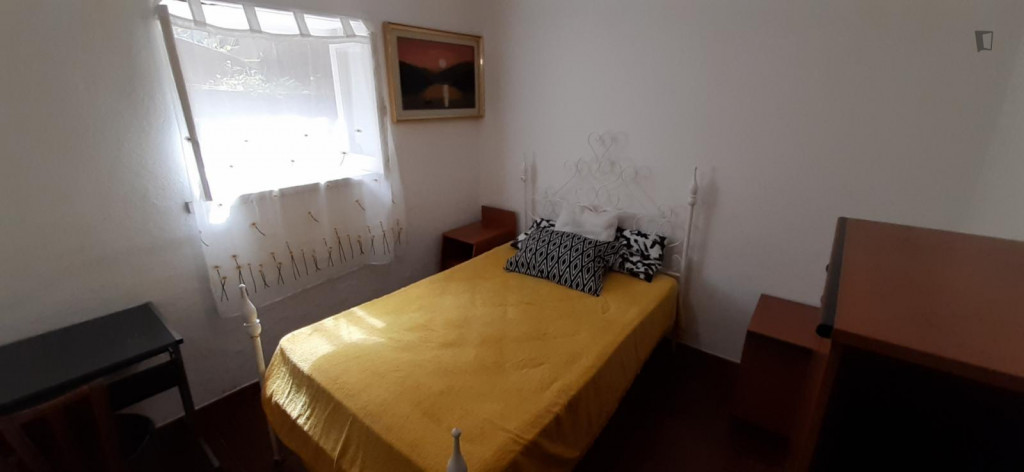 Bright single bedroom in Barreira - Leiria - chambre - ImmoJeune