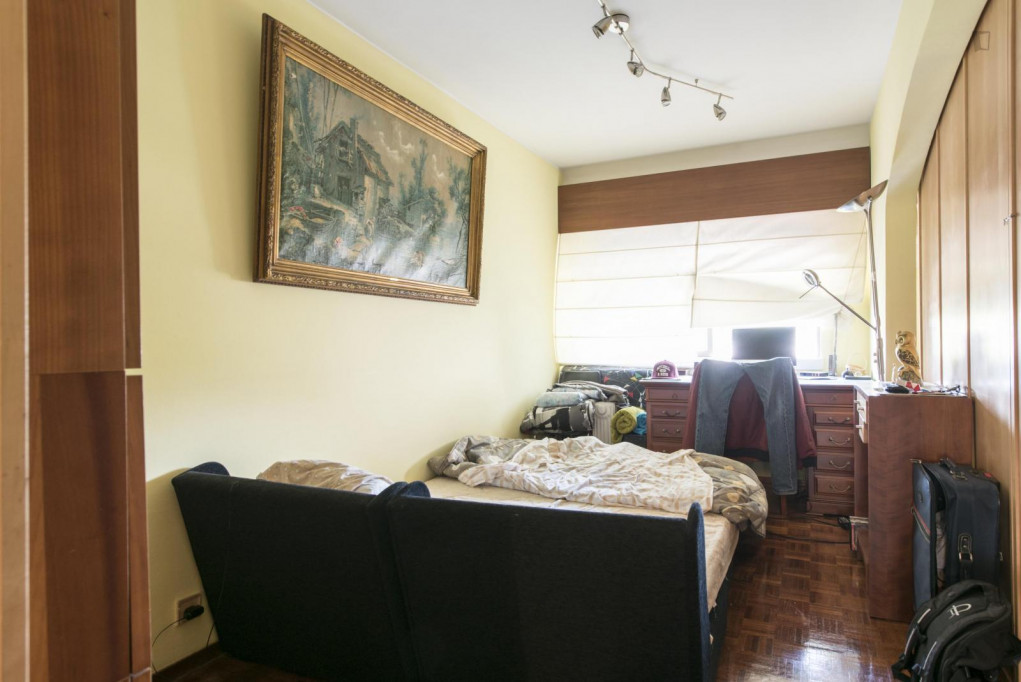 Charismatic double bedroom near the Telheiras metro - Lisbonne - chambre - ImmoJeune