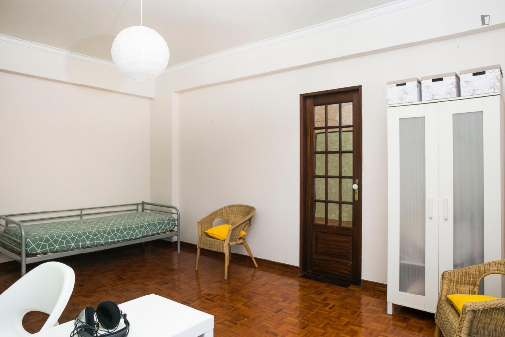 Alluring single bedroom near the Colombo shopping centre - Lisbonne - chambre - ImmoJeune