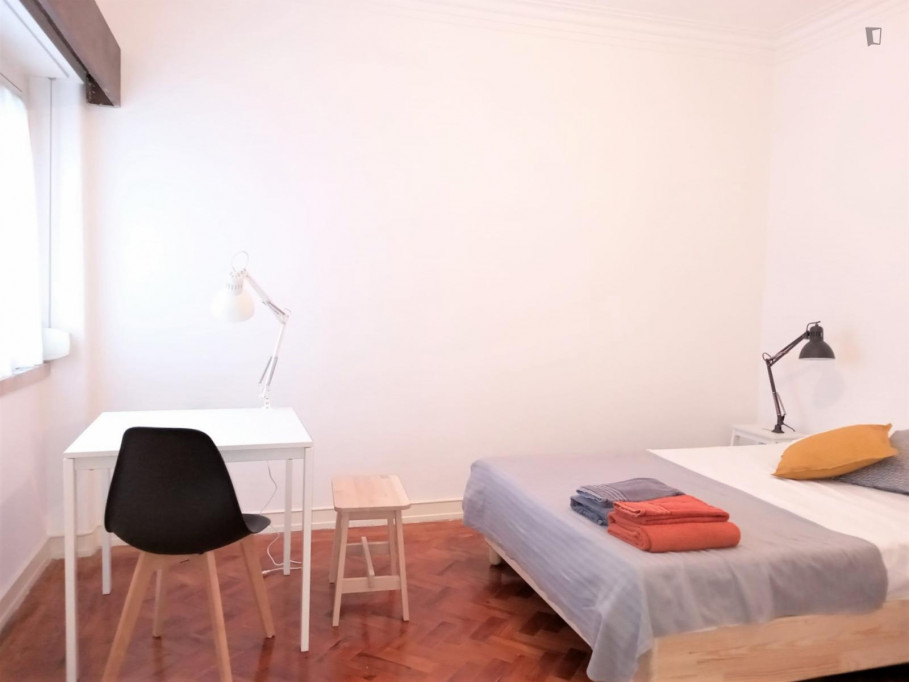 Airy double bedroom in Arroios - Lisbonne - chambre - ImmoJeune