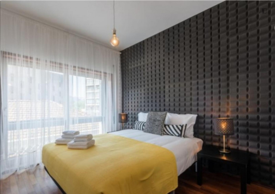 Excellent 3-bedroom apartment next to General Torres metro station - Vila Nova de Gaia - chambre - ImmoJeune