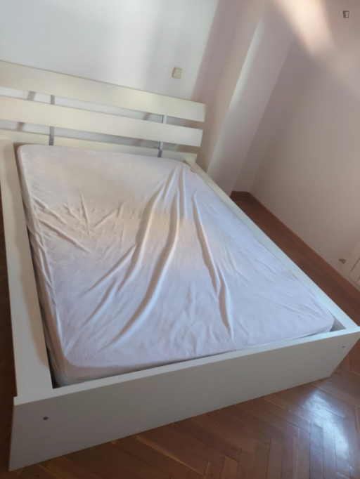 Comfortable double bedroom in Latina - Madrid - chambre - ImmoJeune