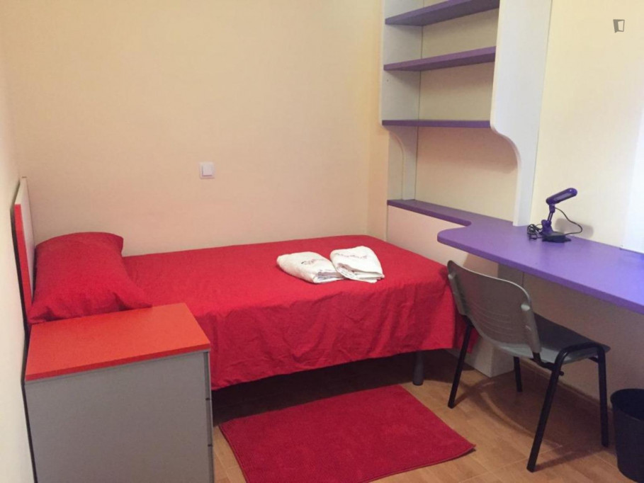 Cosy single bedroom in Los Angeles - Madrid - chambre - ImmoJeune