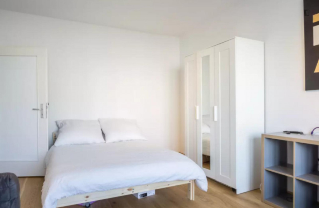 Spacious room in a 4 bedroom apartment - Berlin - chambre - ImmoJeune