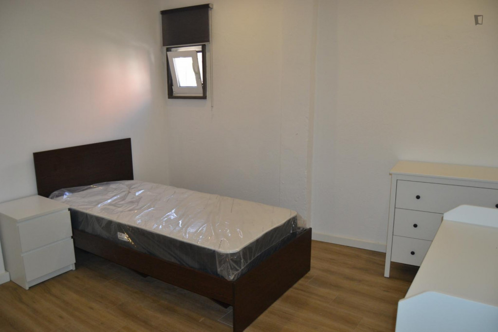 Cosy single bedroom in residential Moscavide - Lisbonne - chambre - ImmoJeune