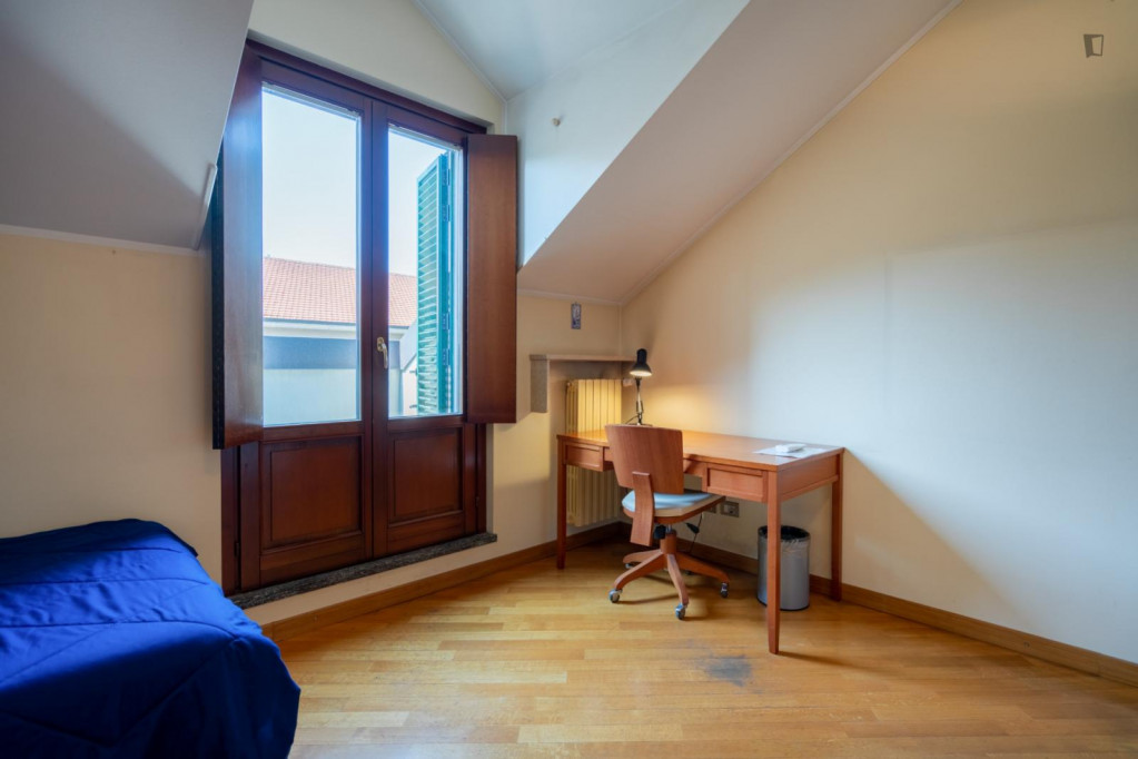 Bedroom in 5 bedrooms apartment - Milan - chambre - ImmoJeune