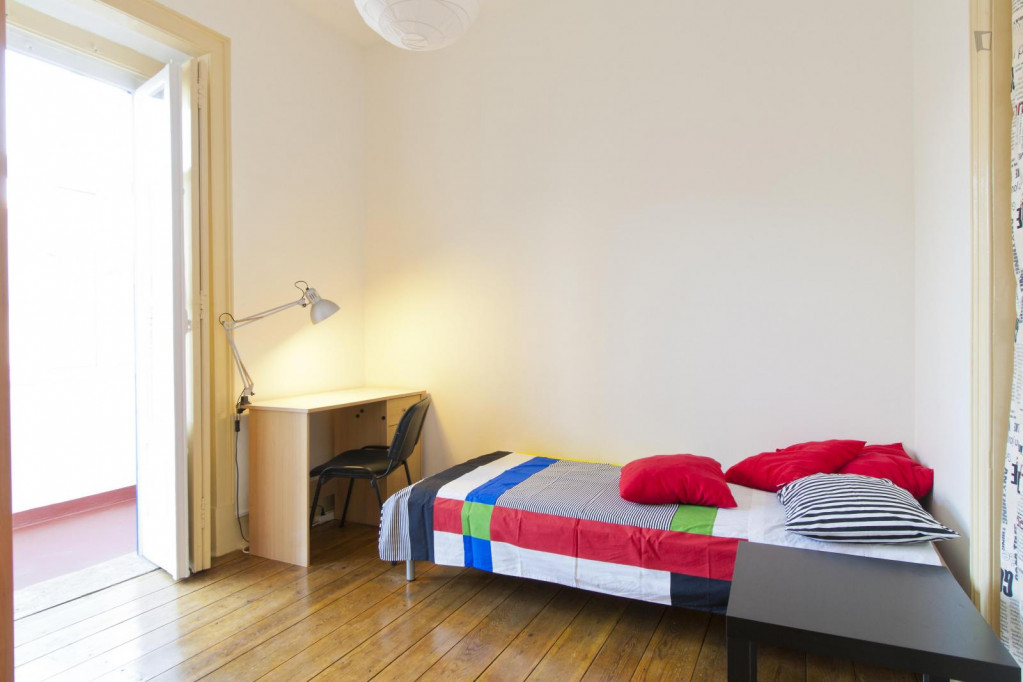 Single room with access to balcony in Campolide - Lisbonne - chambre - ImmoJeune