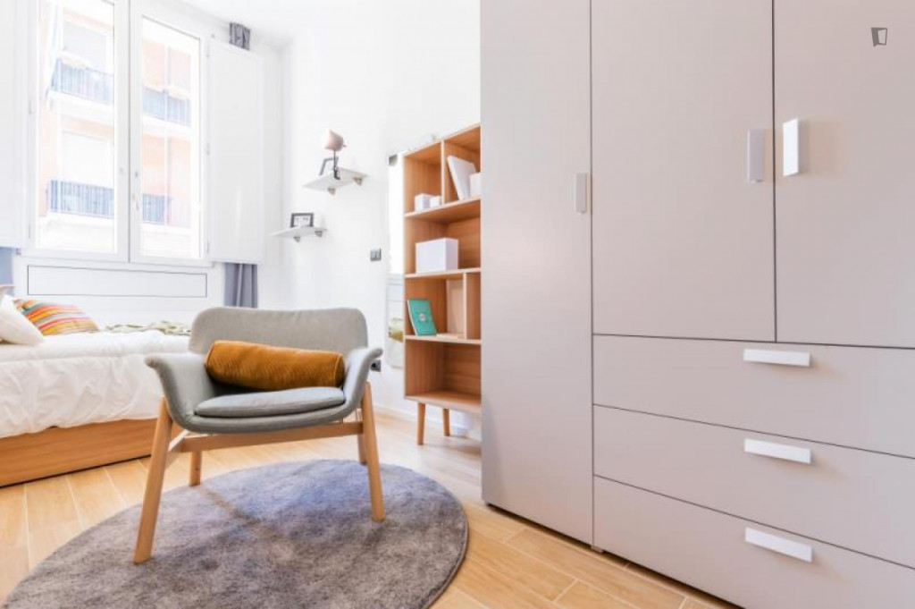 Sunny double bedroom in Aurora - Turin - chambre - ImmoJeune