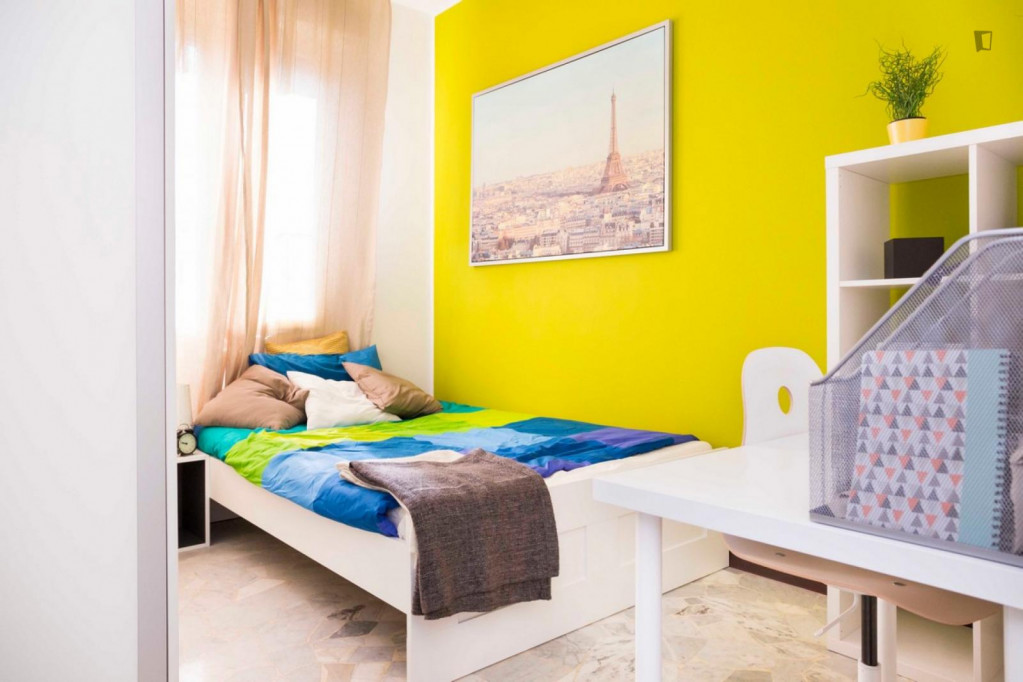 Charismatic double bedroom in Aurora - Turin - chambre - ImmoJeune