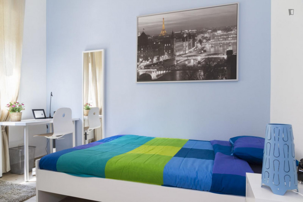 Cool double bedroom in residential Aurora - Turin - chambre - ImmoJeune