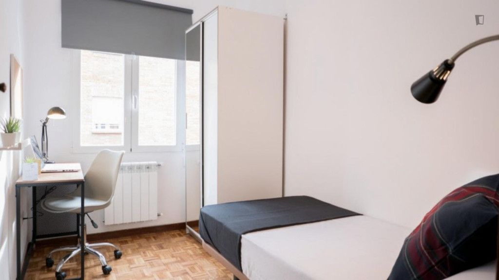 Relaxing single bedroom in the Berruguete neighbourhood - Madrid - chambre - ImmoJeune