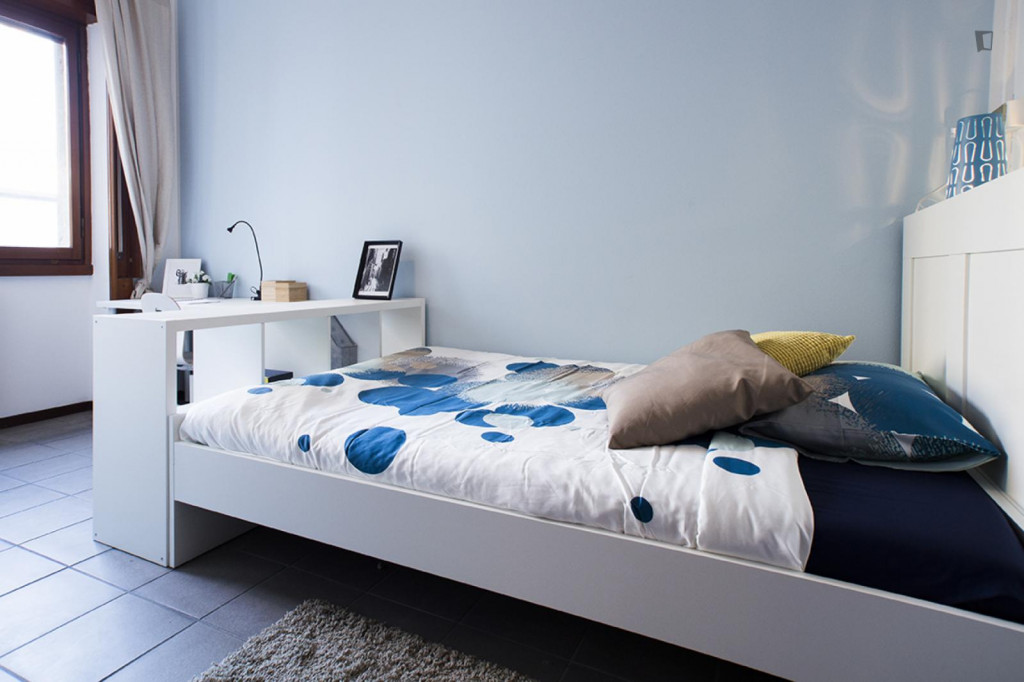 Alluring double bedroom in Chiesa Rossa - Milan - chambre - ImmoJeune