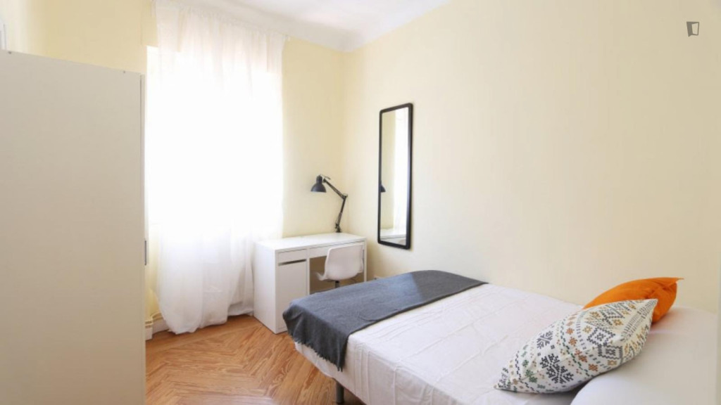 Tasteful double bedroom in Ibiza - Madrid - chambre - ImmoJeune