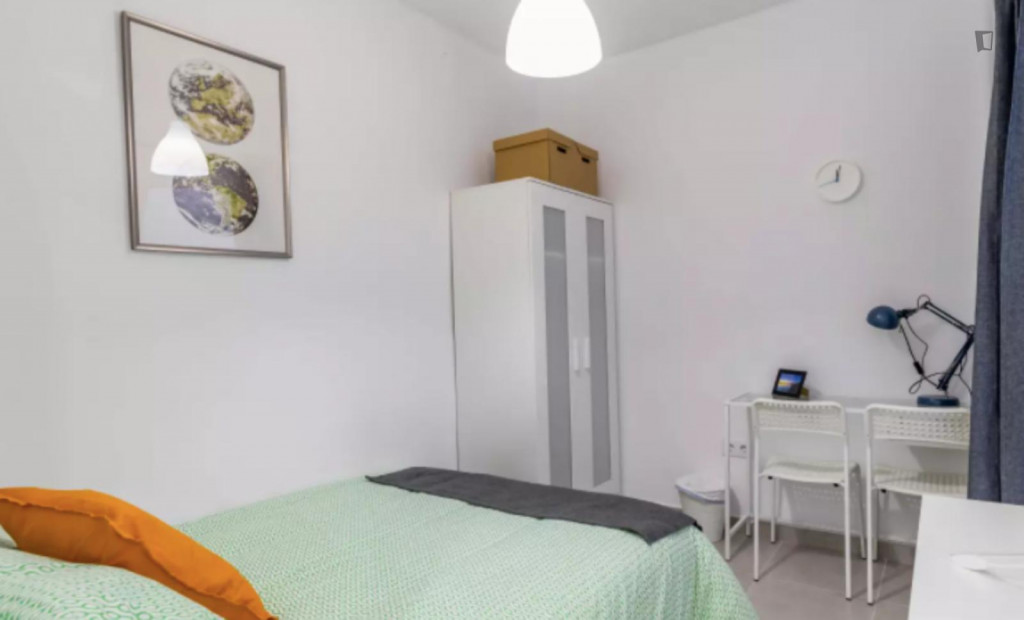 Very cool double bedroom near the Cabanyal beach - Valence - chambre - ImmoJeune