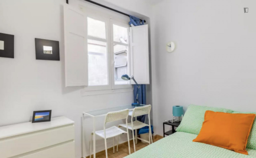 Pleasant double bedroom in El Cabanyal - Valence - chambre - ImmoJeune