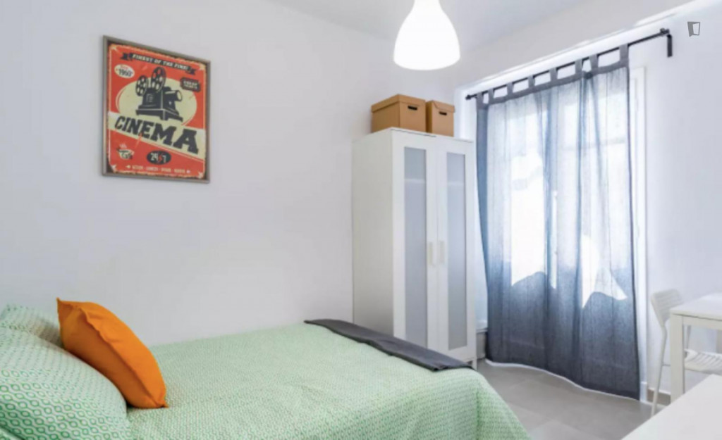 Welcoming double bedroom in El Cabanyal - Valence - chambre - ImmoJeune