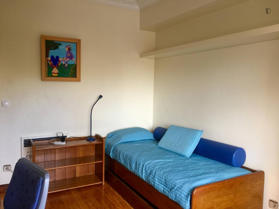 Single bedroom near Alto dos Moinhos metro - 10 min downtown - Lisbonne - chambre - ImmoJeune